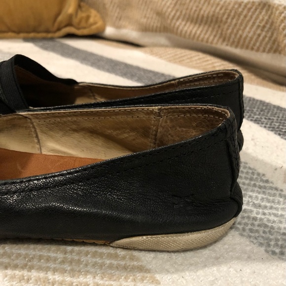 Women slip on leather black size 9 black Frye loafers. - Picture 5 of 7